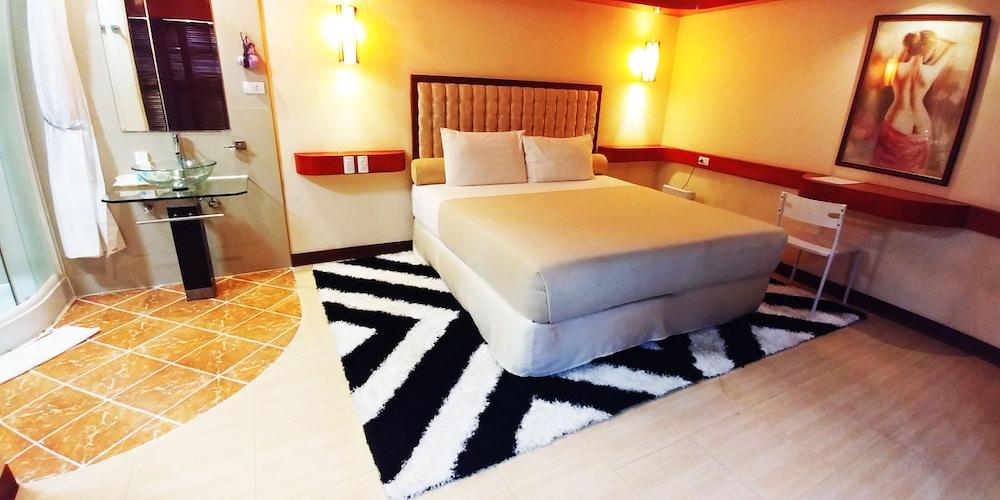 Dulcinea Hotel And Suites Мактан Экстерьер фото