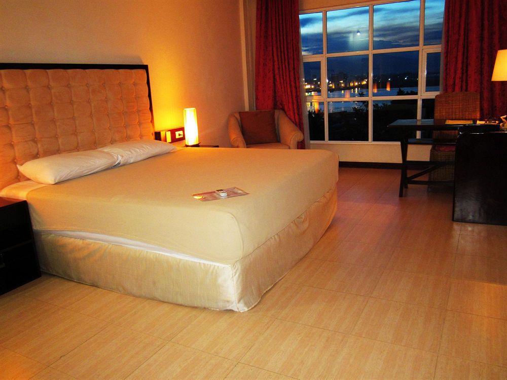 Dulcinea Hotel And Suites Мактан Экстерьер фото