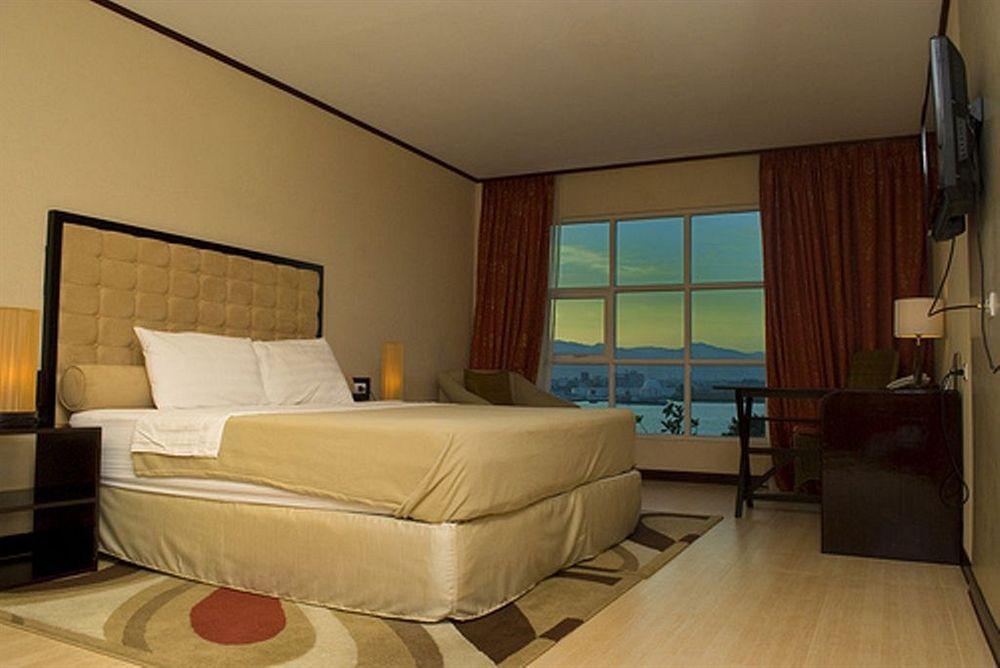 Dulcinea Hotel And Suites Мактан Экстерьер фото
