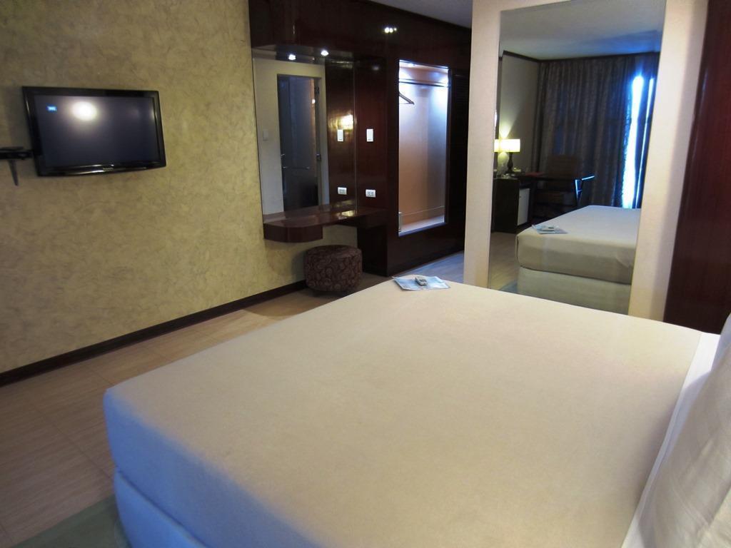 Dulcinea Hotel And Suites Мактан Экстерьер фото