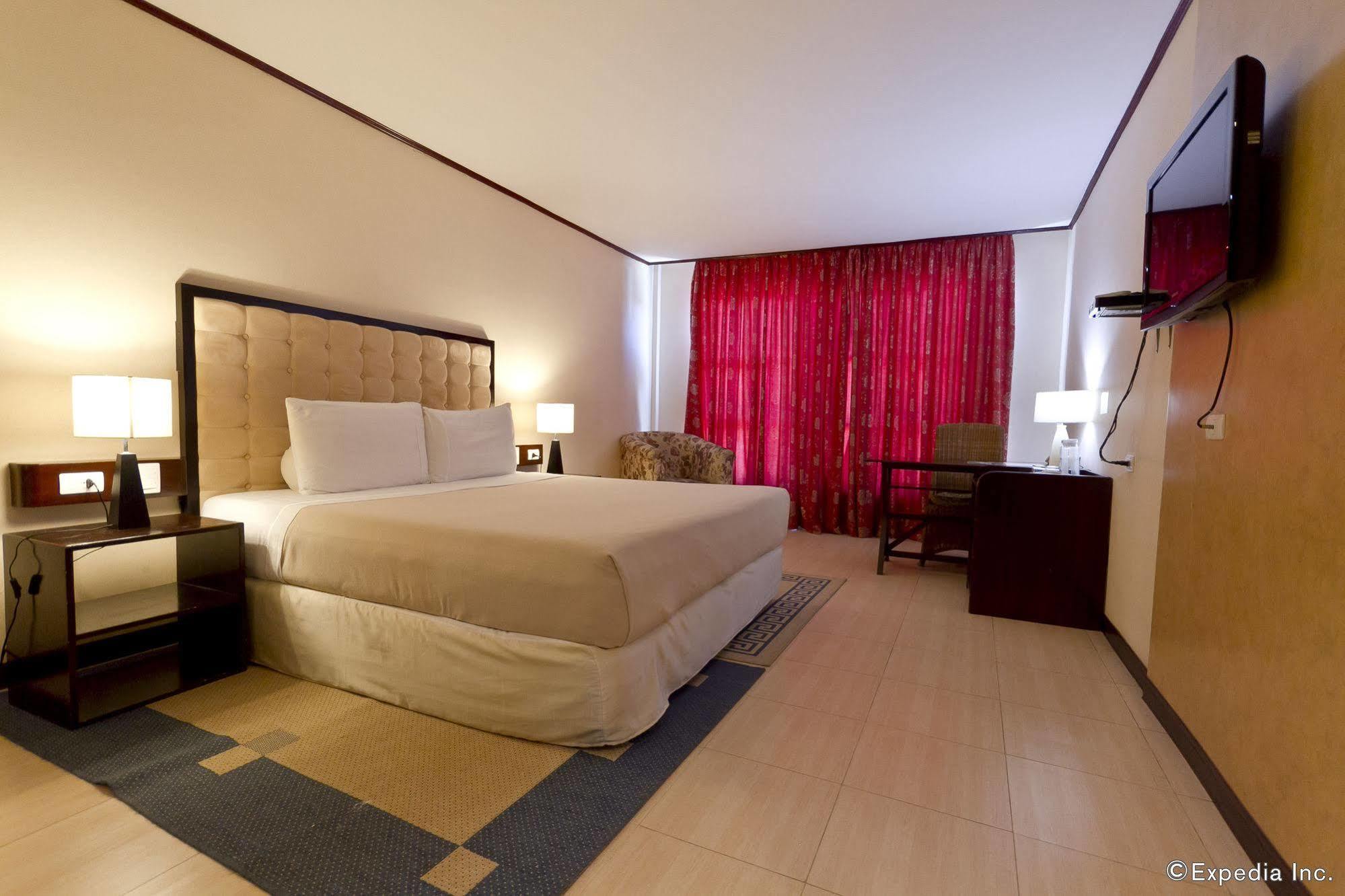 Dulcinea Hotel And Suites Мактан Экстерьер фото